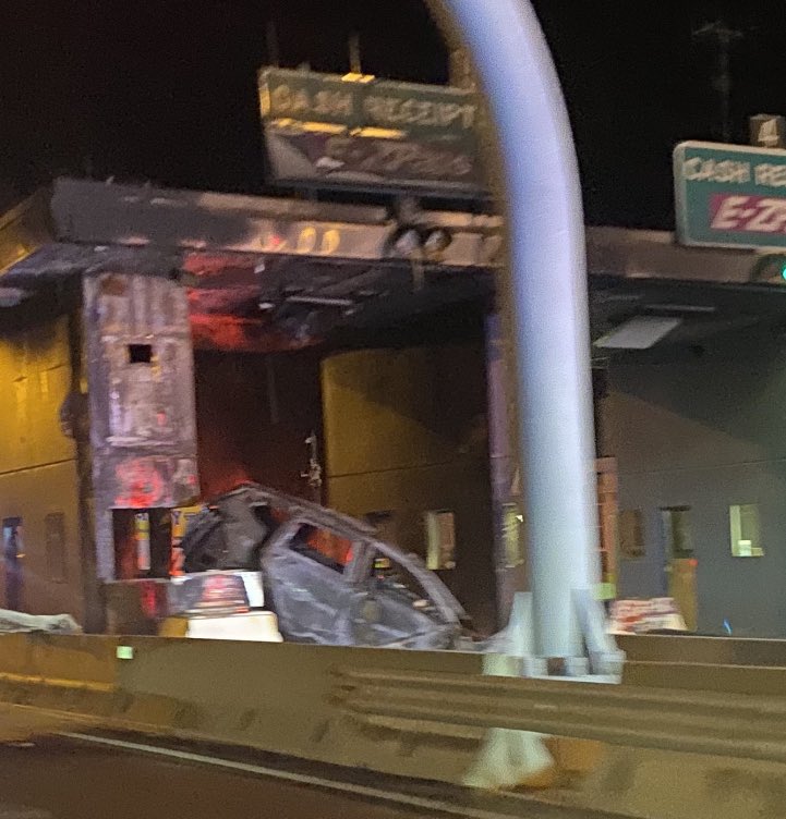 Pictures of suv that crashed into the toll booth on Atlantic City Expressway courtesy of @jerzgirl777 and her husband @SteveRoss81    The @njsp say three inside killed & 4th survived with non-life threatening injuries 