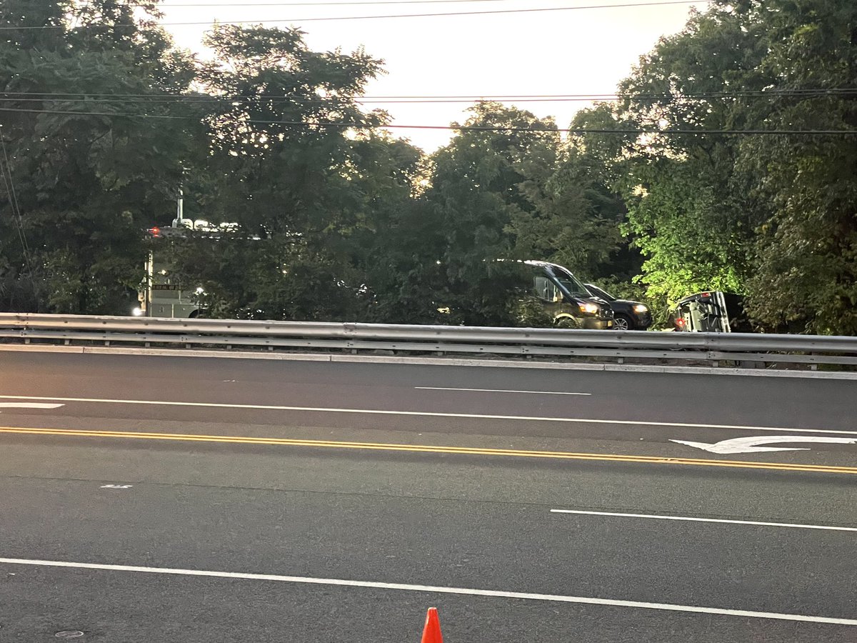 4 people are dead 8 injured after this van overturned on the Palisades Parkway overnight