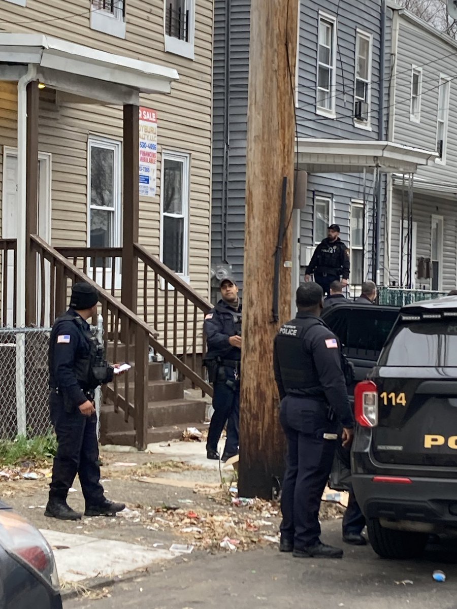 Barricaded domestic violence suspect (agg assault and threats)  at Hillman street.    Entry was gained by Patrols and ER Team.  Suspect taken into custody without incident