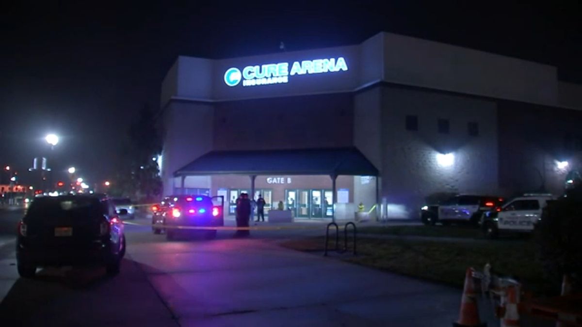 Man killed in stabbing at high school basketball game in Trenton